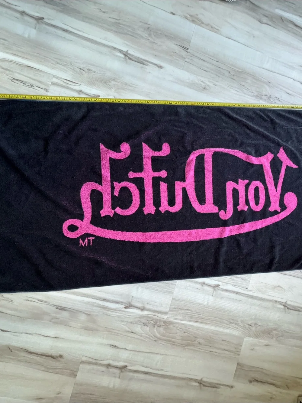 Von Dutch Beach Towel Black & Hot Pink